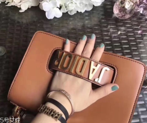 dior迪奧包包哪款好？這幾款最經(jīng)典