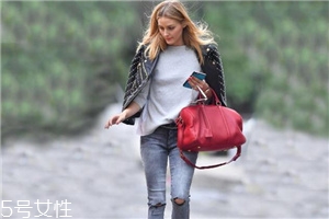 鉚釘服裝怎么搭配？打造別樣高級(jí)感