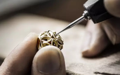 dior迪奧耳環(huán)什么材質(zhì)？