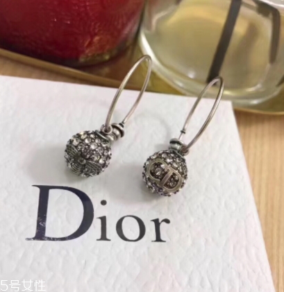 dior迪奧耳環(huán)多少錢？