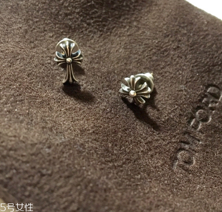 克羅心耳釘多少錢？專屬于你的個(gè)性定制