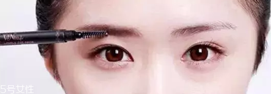 眉粉怎么選顏色好看？淺咖色不挑膚色