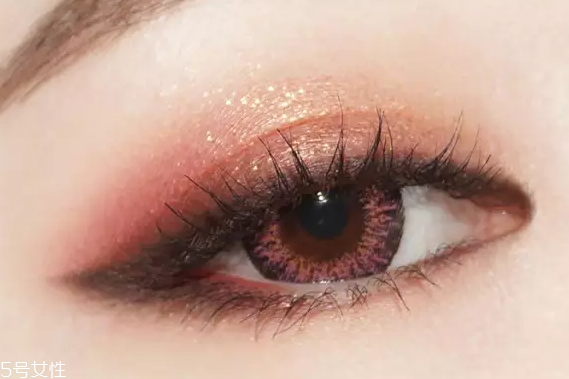 眉粉可以當眼影粉用嗎？完全可以