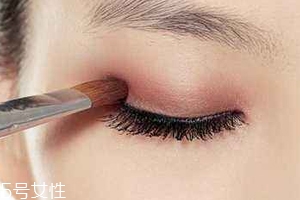 眉粉可以當眼影粉用嗎？完全可以