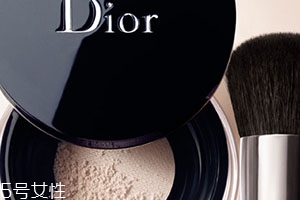 dior迪奧蜜粉哪款好用？讓妝效更持久