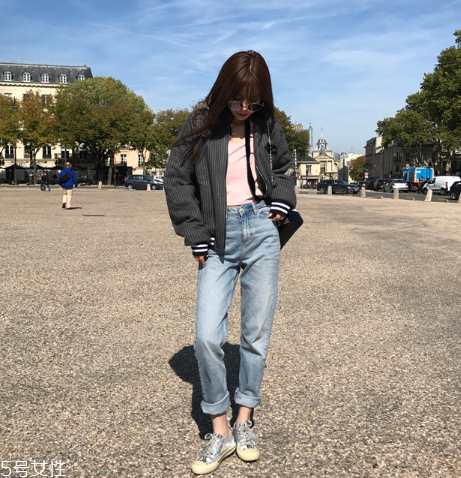 牛仔褲太緊了怎么辦？牛仔褲穿穿就松了