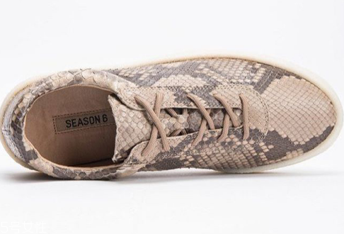 yeezy season 6蛇皮定制款多少錢？打造奢華運(yùn)動(dòng)風(fēng)