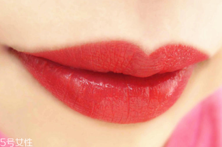 菲詩小鋪豆沙色和沙灘色哪個好看？沙灘色更成熟