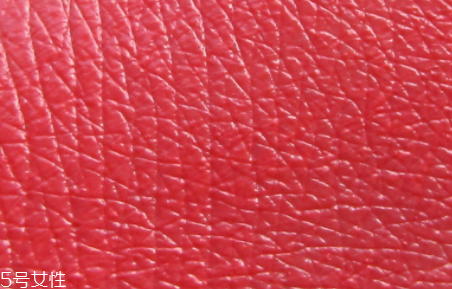 菲詩小鋪豆沙色和沙灘色哪個好看？沙灘色更成熟