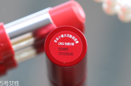 菲詩小鋪豆沙色和沙灘色哪個好看？沙灘色更成熟