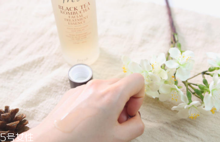 fresh紅茶精華好用嗎？抗老肌膚放心入手