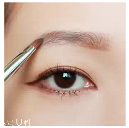 眉粉怎么畫(huà)眉毛好看？這么用眉妝超完美