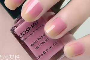 指甲油有點(diǎn)變稠了怎么辦？加入透明指甲油