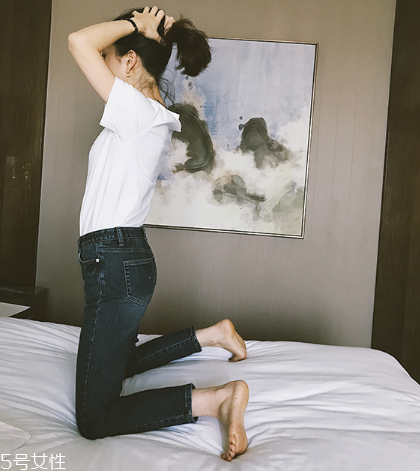 牛仔褲太長(zhǎng)怎么剪好看？褲子太長(zhǎng)別擔(dān)心