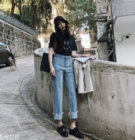 牛仔褲太寬松怎么改??？牛仔褲穿松了這樣處理