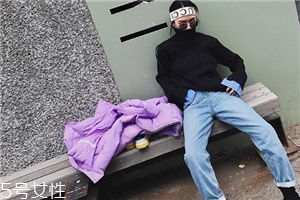 牛仔褲燙了個(gè)洞怎么辦？巧妙修補(bǔ)換新裝