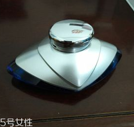 汽車香水怎么安裝？香水座需粘貼