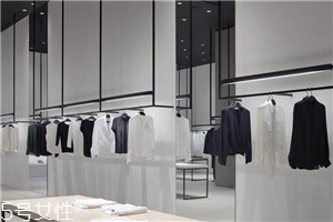 theory是幾線品牌？時髦不費(fèi)力