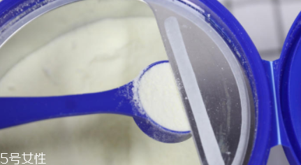 愛(ài)他美奶粉哪個(gè)版本好？白金版表現(xiàn)出色