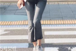 運(yùn)動(dòng)鞋搭配什么褲子好看？春季最佳穿搭