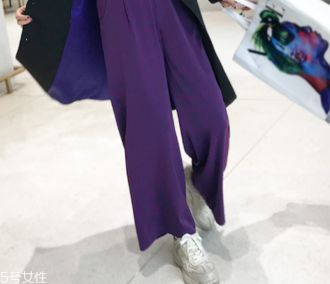 運(yùn)動(dòng)鞋搭配什么褲子好看？春季最佳穿搭