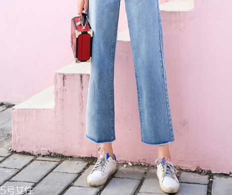 運(yùn)動(dòng)鞋搭配什么褲子好看？春季最佳穿搭