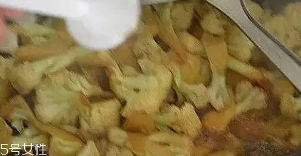 花椰菜炒肉怎么做好吃？這么做簡單又美味