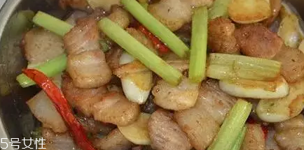 花椰菜炒肉怎么做好吃？這么做簡單又美味