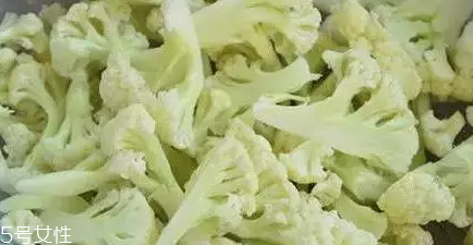 花椰菜炒肉怎么做好吃？這么做簡單又美味