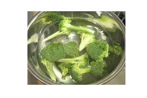 花椰菜怎么切？把整莖切掉最好炒