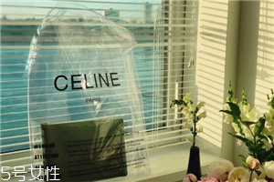 celine塑料袋多少錢？被代購炒翻天塑料包