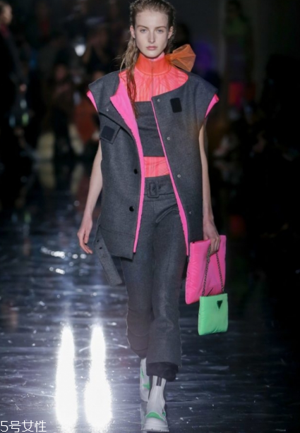 prada2018秋冬系列好看嗎_款式有哪些？