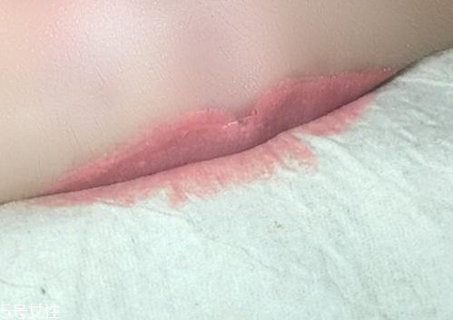 ck口紅專(zhuān)柜價(jià)格是多少 不沾杯的口紅涂法