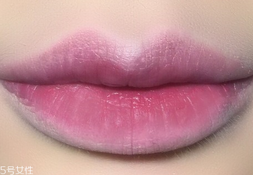 ck口紅專(zhuān)柜價(jià)格是多少 不沾杯的口紅涂法