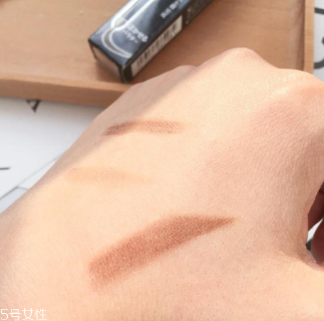 Kate眉筆哪個顏色好看？自然茶色很洋氣