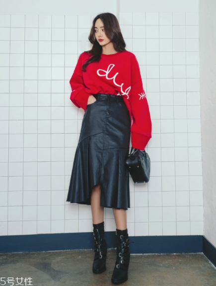 衛(wèi)衣搭配什么裙子好看？春日少女范兒盡顯