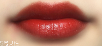 阿瑪尼401和405哪個(gè)好看？401適合少女