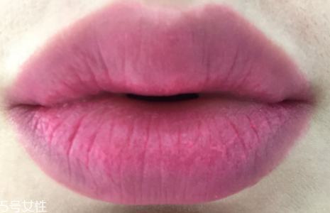 希思黎腮紅筆怎么用？這么做打造修長(zhǎng)小臉