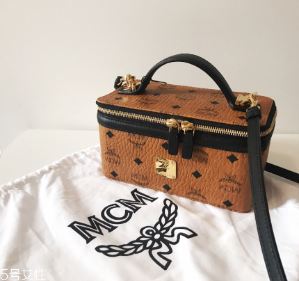 mcm是韓國(guó)還是德國(guó)的？辨識(shí)度超高的雙肩包品牌