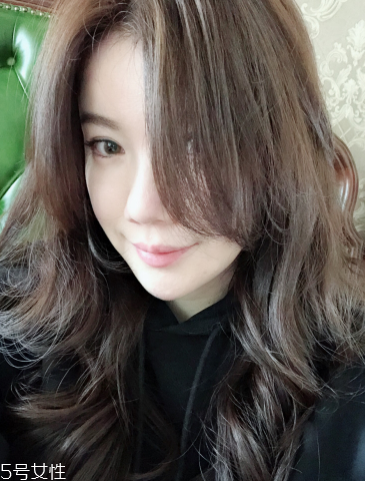 寬額頭適合什么劉海？2018額頭寬劉海圖片