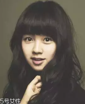 寬額頭適合什么劉海？2018額頭寬劉海圖片