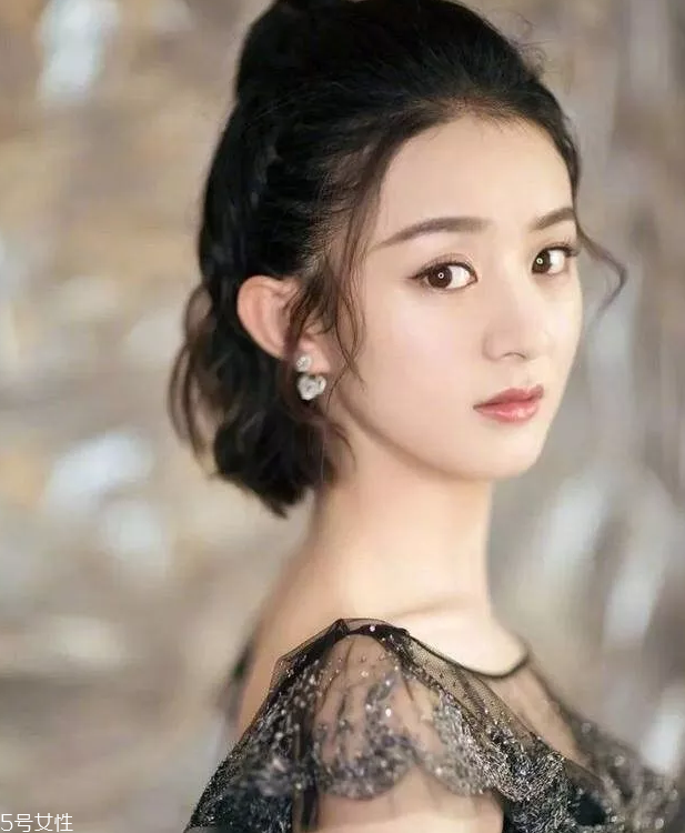 寬額頭適合什么劉海？2018額頭寬劉海圖片