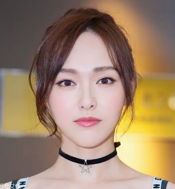 寬額頭適合什么劉海？2018額頭寬劉海圖片