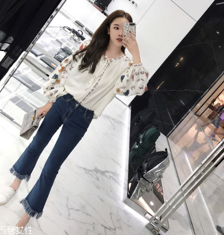 牛仔褲顏色太深怎么辦？牛仔褲褪色需謹慎