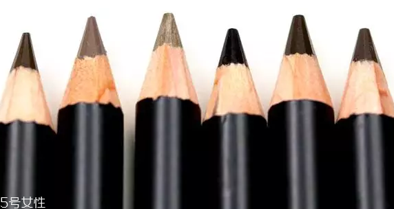 染眉膏和眉筆哪個好用？染眉膏適合濃眉
