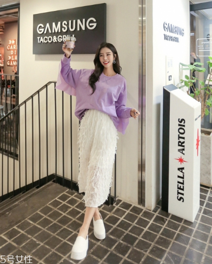 紫色衛(wèi)衣怎么搭配？流行色助你成為時尚女王