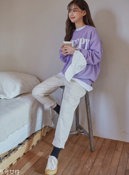 紫色衛(wèi)衣怎么搭配？流行色助你成為時尚女王