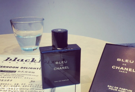 chanel蔚藍(lán)男士淡香水好聞嗎？陽(yáng)剛男人氣魄