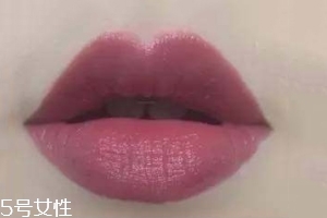 素顏涂口紅會不會怪？2022素顏最適合的口紅