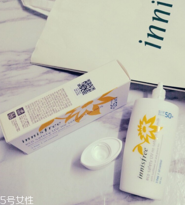 悅詩(shī)風(fēng)吟自然關(guān)愛控油防曬乳怎么樣 控油輕薄